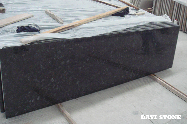 Verde Ubatuba Granite Stone Countertop Polished Laminated edge 96x26